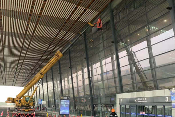 红桥玻璃幕墙维护和保养